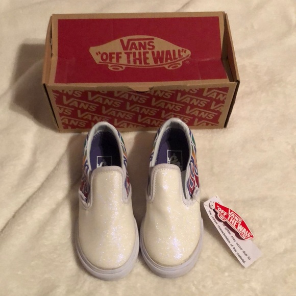 NWT Vans classic slip-on sneakers